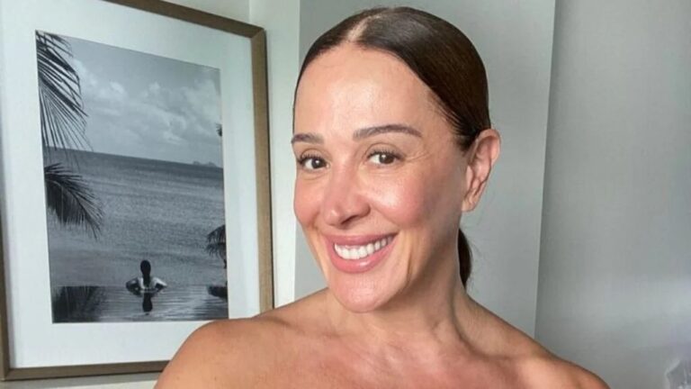 Claudia Raia posa nua para comemorar aniversário de 55 anos: “Gratidão por tudo”