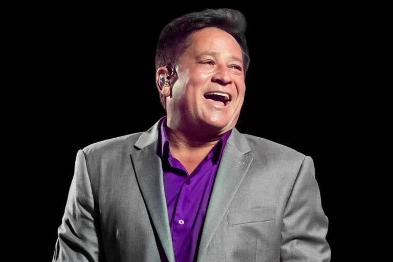 Vídeo: Leonardo toma dose de reforço da Covid e canta para enfermeiras