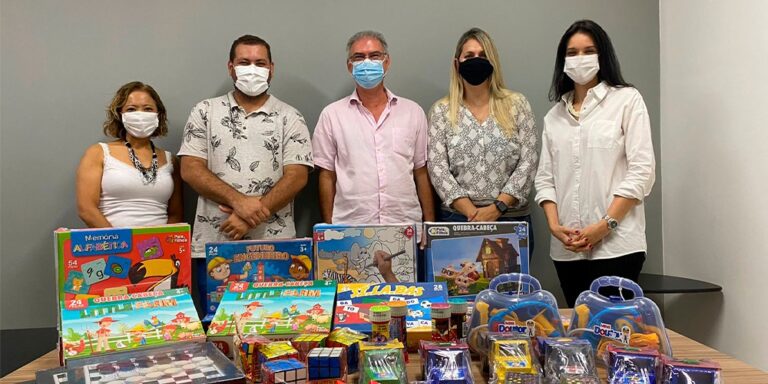 Centro Universitário Uninorte doa brinquedos para Igreja Católica Comunidade Santa Luzia