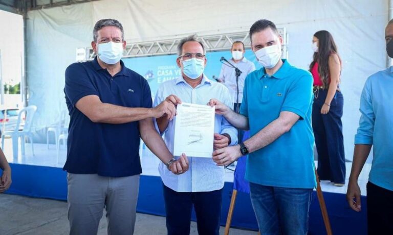 Ao menos 290 parlamentares receberam maior parte do orçamento secreto, maioria aliada de Bolsonaro