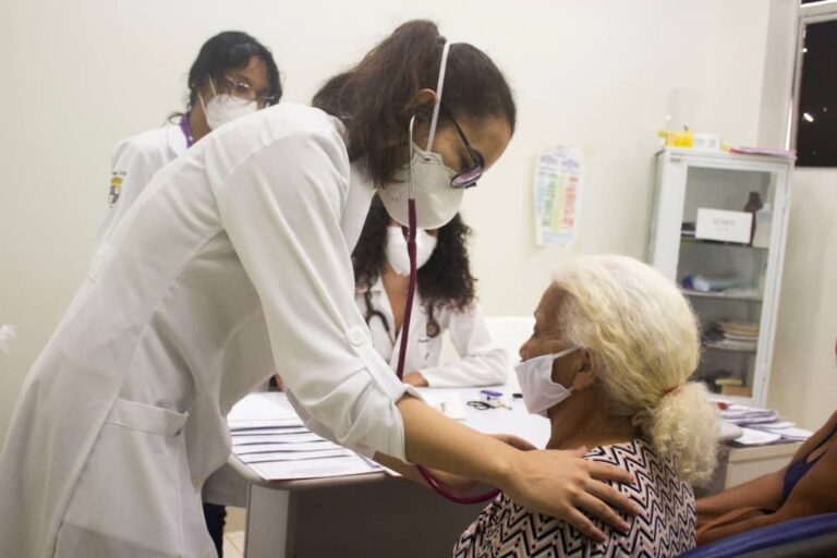 Fundhacre faz mutirão de consultas para pessoas que ficaram sem atendimento devido a pandemia da Covid-19