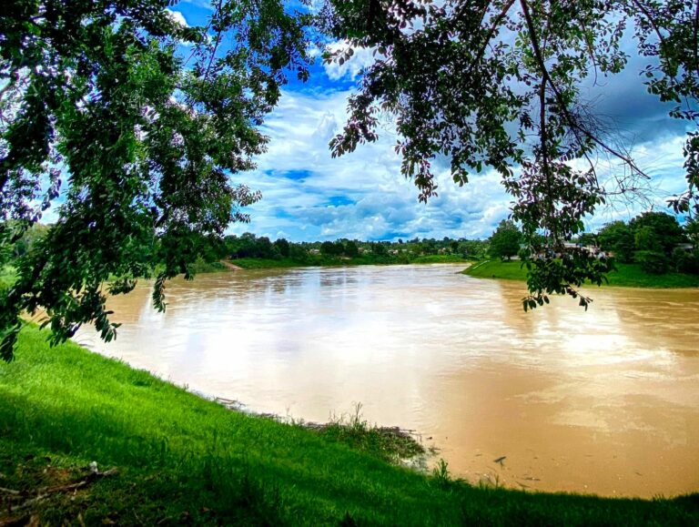 Rio Acre: curva do antigo seringal Empreza