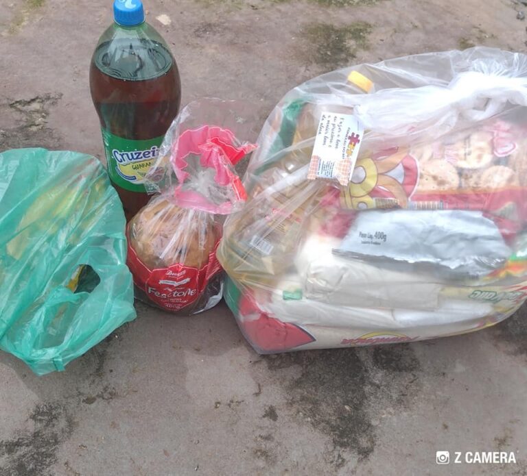 Acreana que não tinha o que comer com os filhos na ceia de Natal recebe sacolões e emociona web