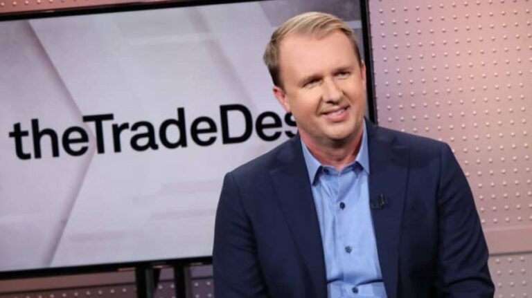 Bilionário deixa Igreja Mórmon e doa R$ 3.4 bilhões a grupo LGBTQ+