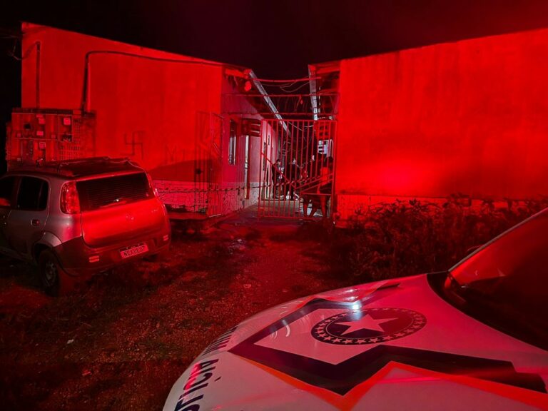 Adolescente presencia mãe sendo morta a tiros dentro de casa