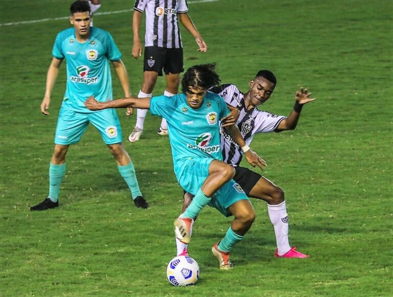 Mineiros têm larga vantagem em confrontos contra acreanos