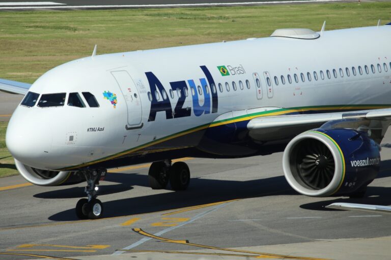 Azul Linhas Aéreas vai operar no Acre com voos comerciais; Gladson anuncia redução de preços