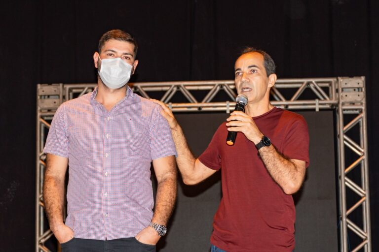 Zequinha Lima anuncia novo abono para servidores da educação em Cruzeiro do Sul