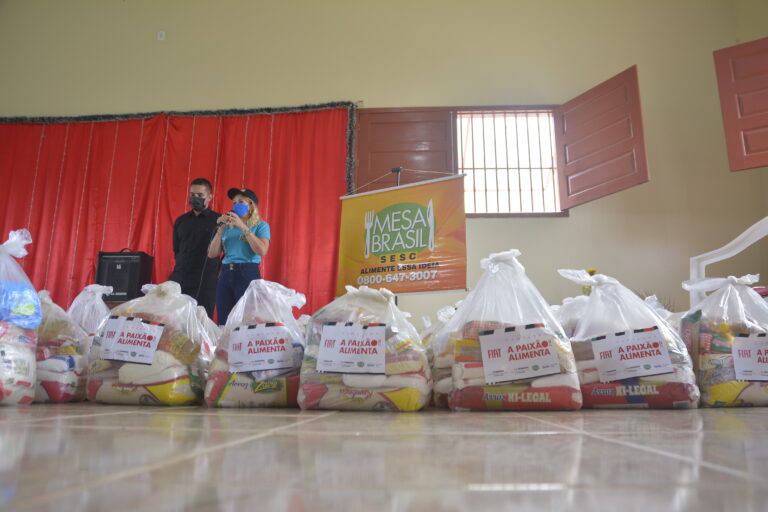 Em parceria com Mesa Brasil do Sesc, ação social da Fiat Comauto arrecada e doa mais 1.600 quilos de alimentos  