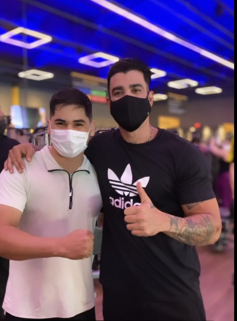 Gusttavo Lima esbanja simpatia em academia no Acre e ganha elogios em redes: “Simplicidade”