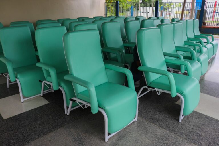 Hospital do Idoso recebe novas poltronas neste domingo