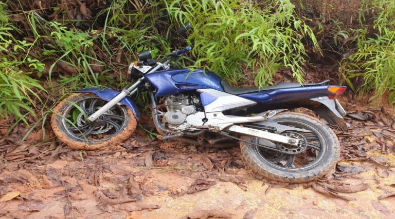 Polícia militar recupera moto roubada no ramal do Yucatam em Cruzeiro do Sul