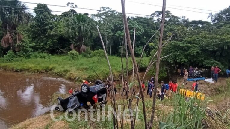 Primeiro corpo resgatado de veículo que caiu dentro de um açude na AC-40 é de uma mulher