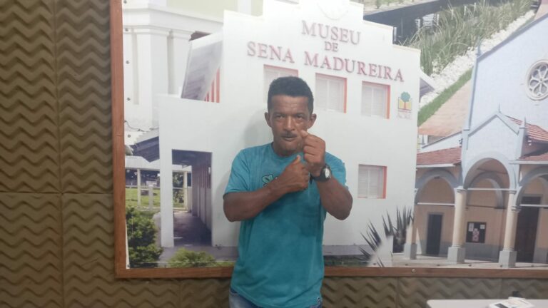 “Se for do meu tamanho, pode vir”: Sucuri, o ‘anão boxeador de Sena’, procura oponente após morte de Nó de Pau