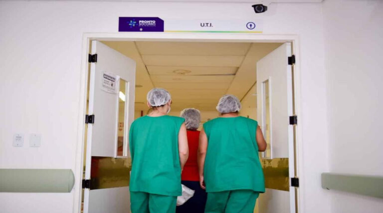 Hospitais no AC voltam a lotar com surto de SRAG e Sesacre faz alerta a pais de crianças