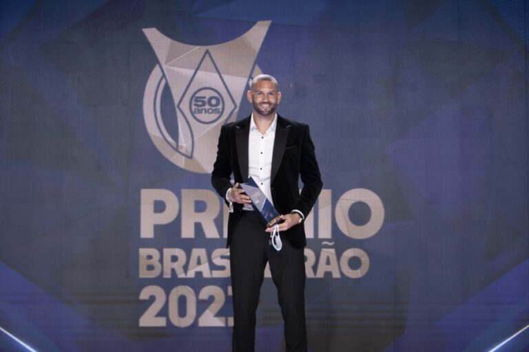 CBF divulga Seleção do Brasileirão; Weverton abre a lista de eleitos