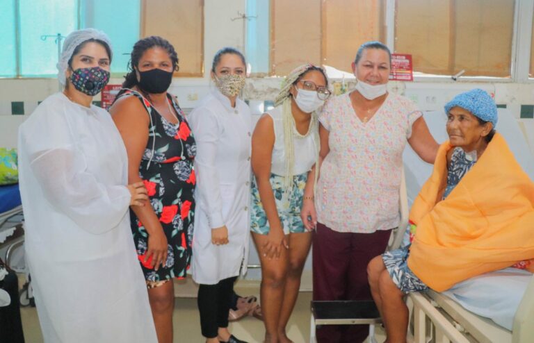 Mulher que chegou ao AC sem documentos consegue reencontrar a filha em hospital