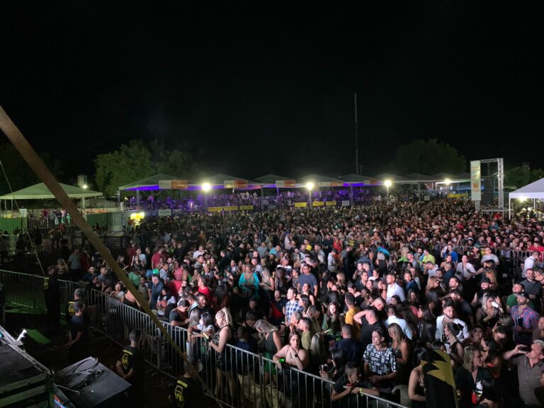 Gusttavo Lima: acreanos lotam estacionamento do Parque de Exposições para o show mais esperado do ano