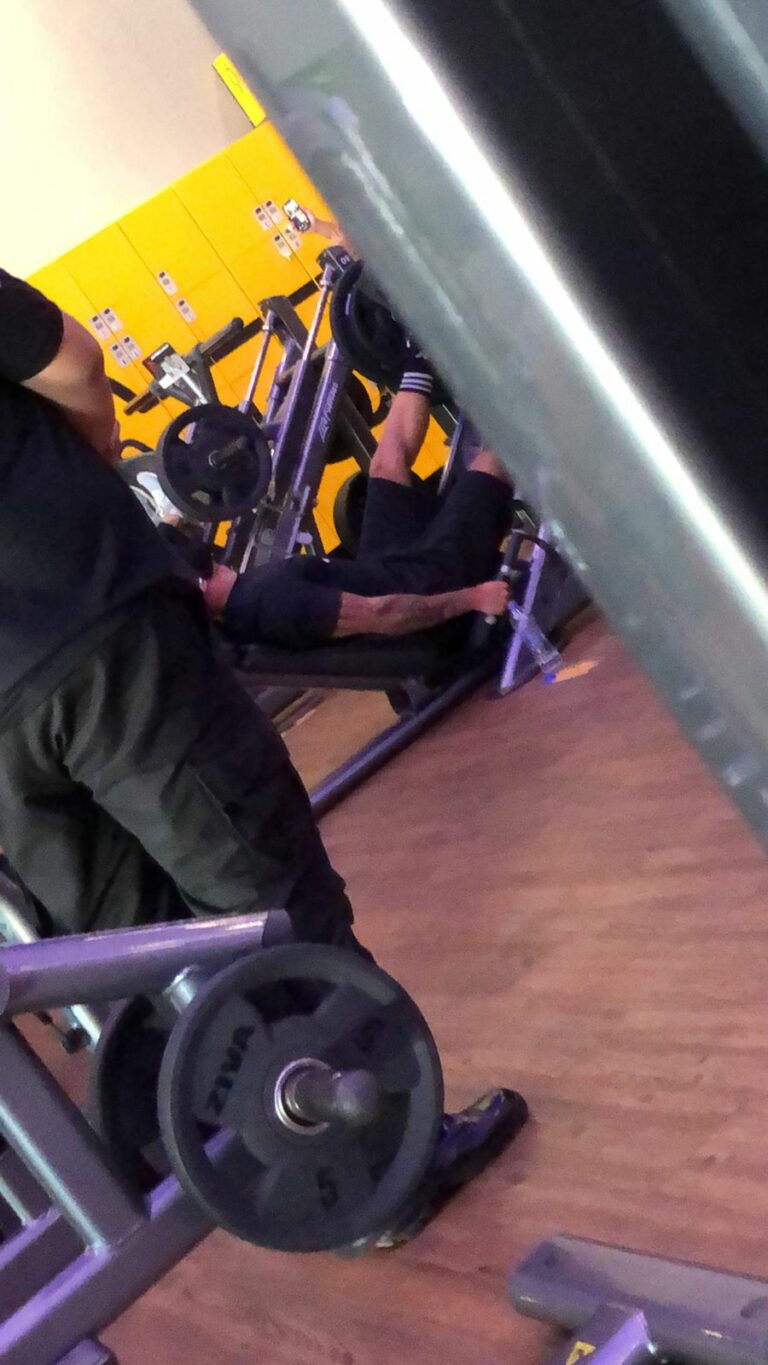 Gusttavo Lima é flagrado malhando em academia de Rio Branco