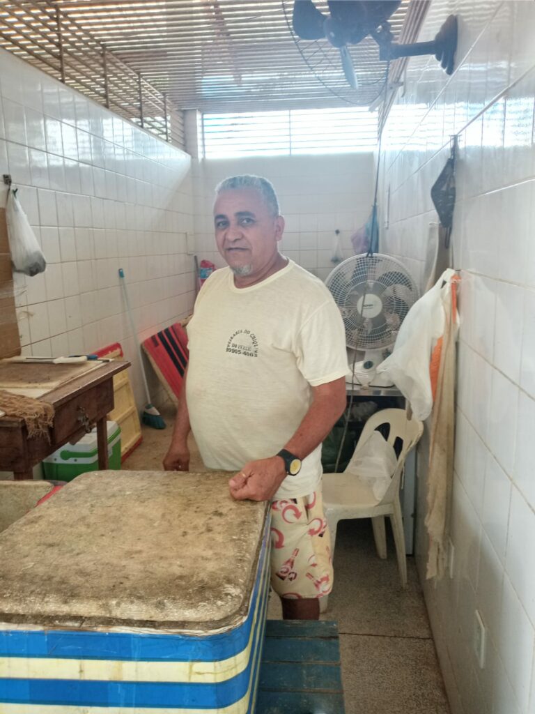 Pescador relembra época de fartura em Sena: “A gente pegava até 30 peixes grandes em uma única noite”