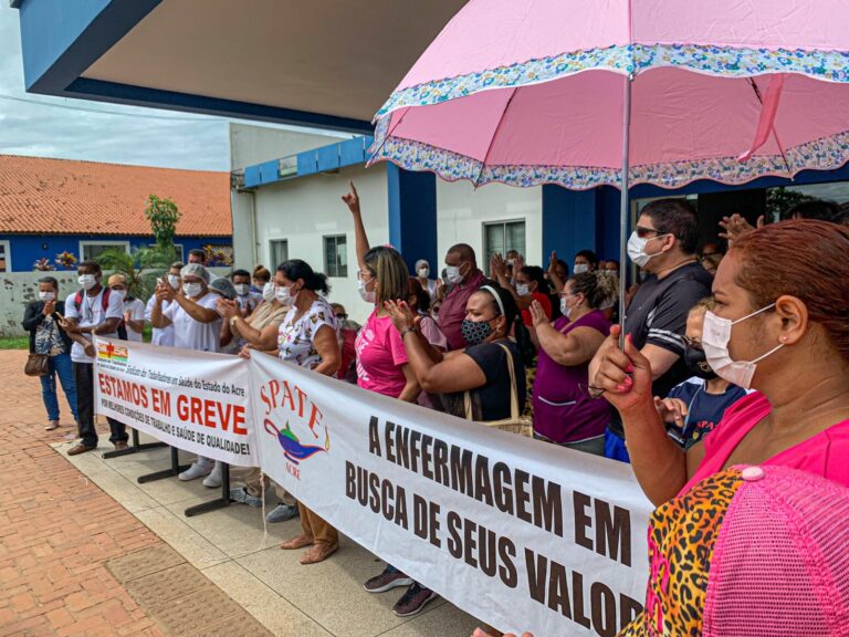 Servidores da Saúde no Acre fecham UPA da Sobral em protesto; serviços são suspensos