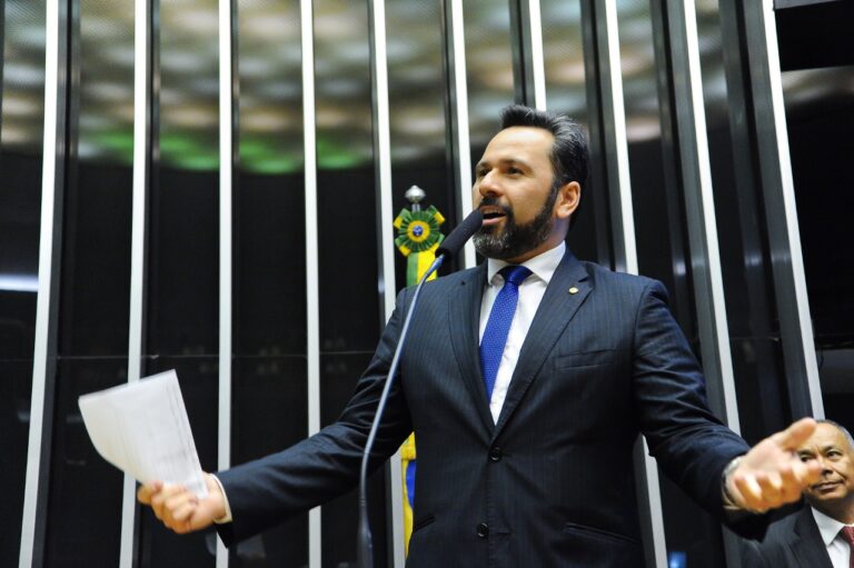 “Eu votei a favor da Educação”, diz Alan Rick sobre aumento do piso salarial de professores