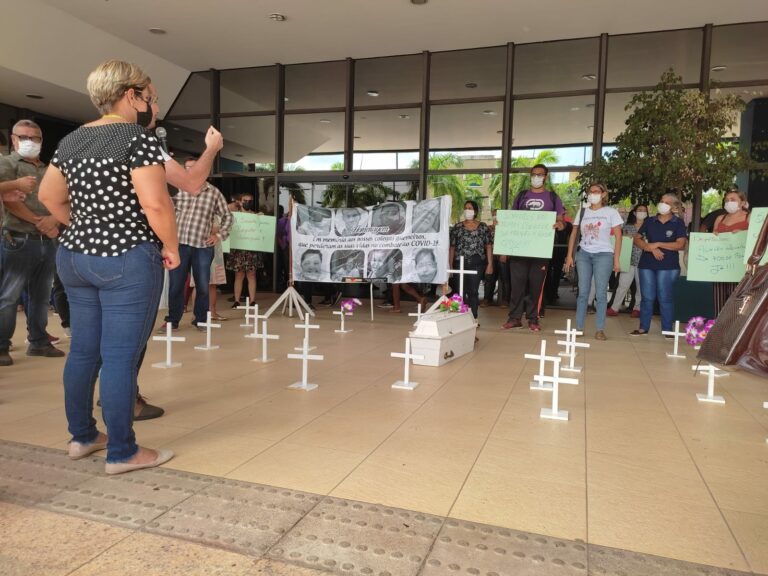 Servidores da Saúde dizem que foram traídos por deputados que votaram contra emendas que favoreciam categoria