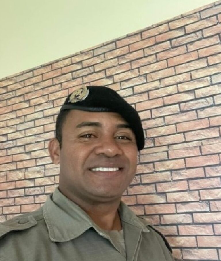 Policial que ajudou picolezeiro no Acre e viralizou na internet ganha vaquinha de página nacional para comprar casa própria