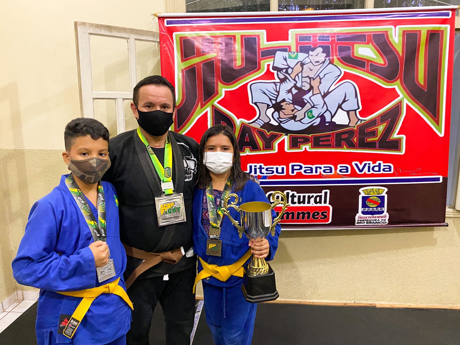 Crianças do projeto de Jiu-Jitsu do Centro Cultural Lydia Hammes vencem campeonato