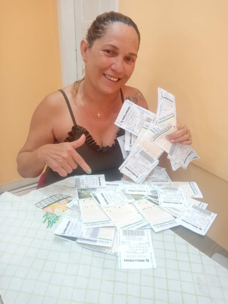 Acreana cria grupo com 75 pessoas para aposta coletiva na Mega da Virada: “Está todo mundo ansioso”