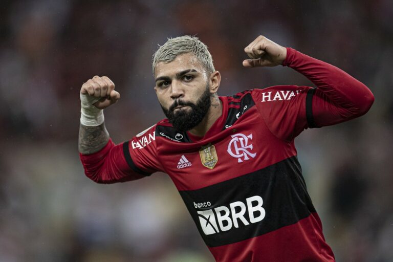 Enquanto busca técnico na Europa, Flamengo engorda orçamento com marketing; confira valor do uniforme