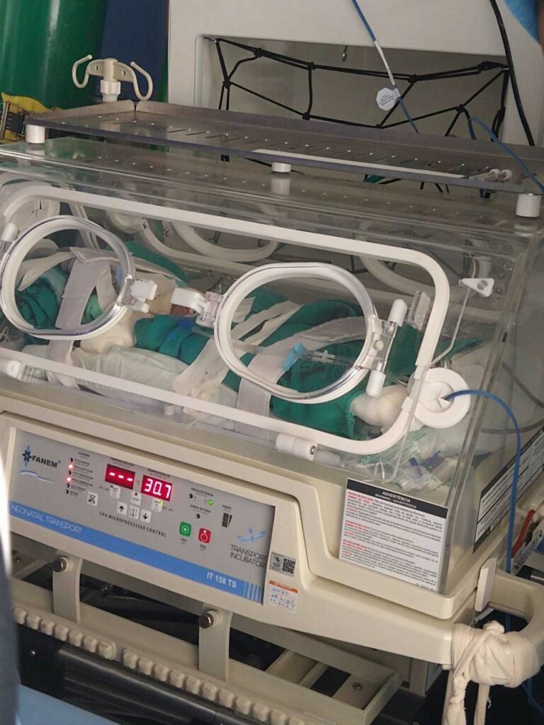 Mulher que não sabia que estava grávida batiza bebê com nome da mãe que morreu na pandemia, em RO