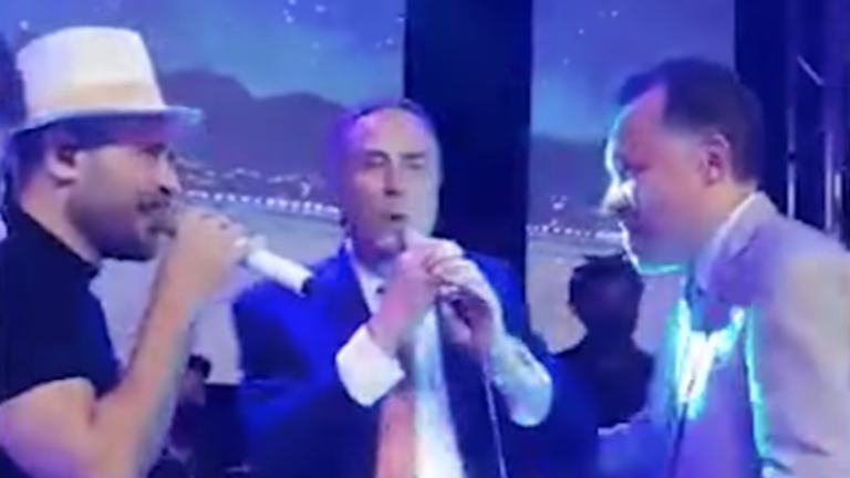 Barroso canta e dança ao lado de Diogo Nogueira em casamento; veja o vídeo