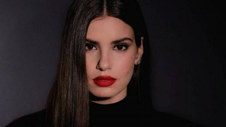 Camila Queiroz, após demissão da Globo, pode ser trocada por outra e ficar sem marido