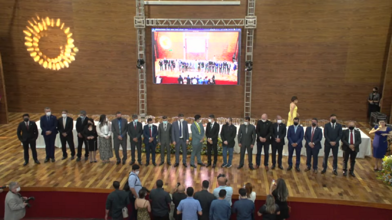 Aleac promove entrega de títulos, menções honrosas e Gladson é homenageado por Nicolau; reveja