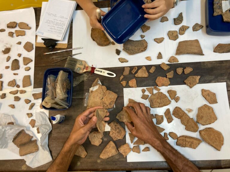 Para participar de catalogação de artefatos arqueológicos, pesquisadores da URFJ e USP vem ao Acre