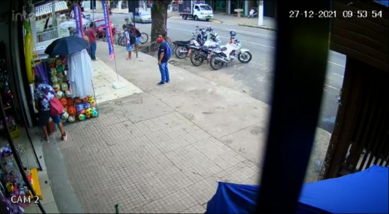 Loja no Centro de Rio Branco é furtada e câmera de segurança registra o ocorrido; veja vídeo