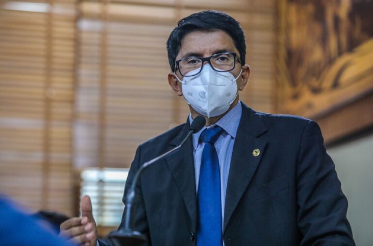 Comitiva acreana vai ao Pará para conhecer cadeia produtiva do açaí que pode ser implementada no AC