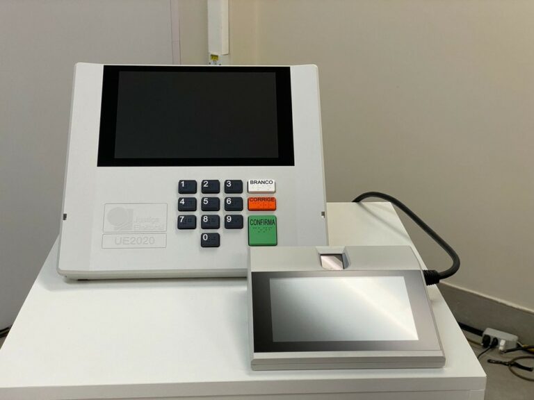 Justiça Eleitoral apresenta novo modelo de urna eletrônica para as eleições de 2022; veja mudanças