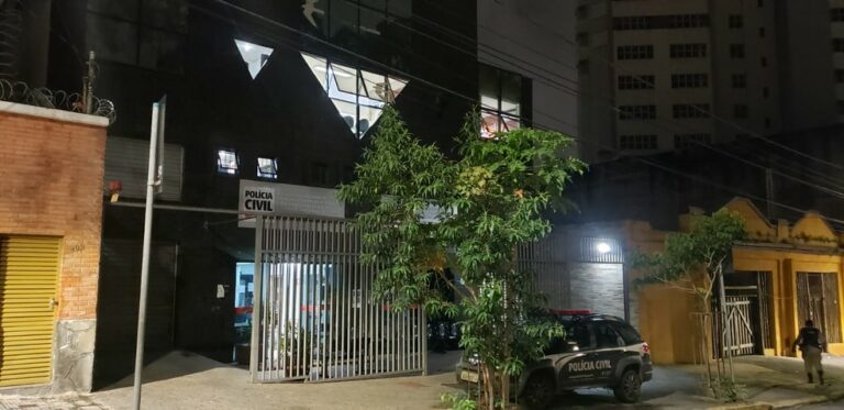 Passageira denuncia que motorista de aplicativo a estuprou durante viagem