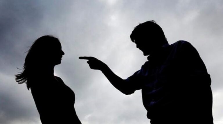 Após ser ameaçada de morte, mulher e sobrinho são atropelados pelo ex-marido dela