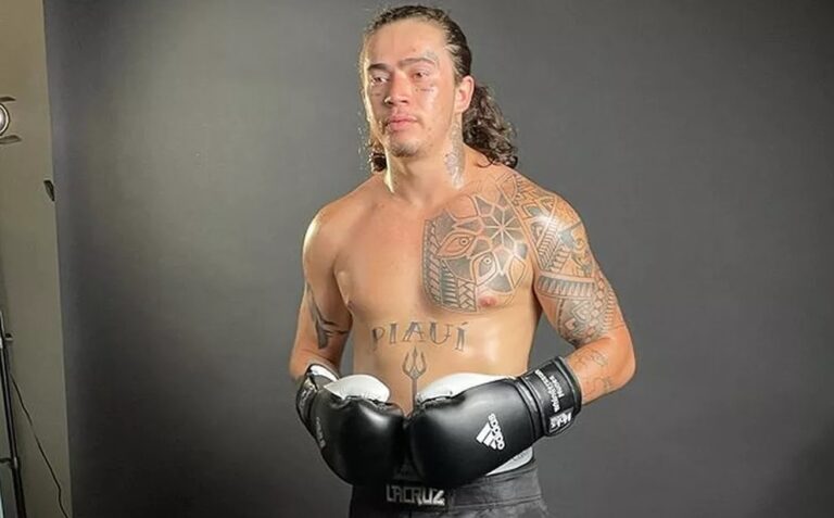 Whindersson Nunes posa para foto oficial de luta com Popó e é zoado: “Boa sorte, Moana”