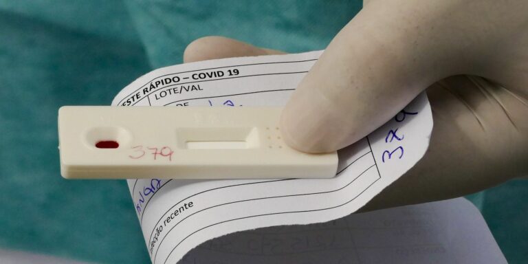 Unidades de saúde de Rio Branco estão sem testes para covid-19, diz sindicato