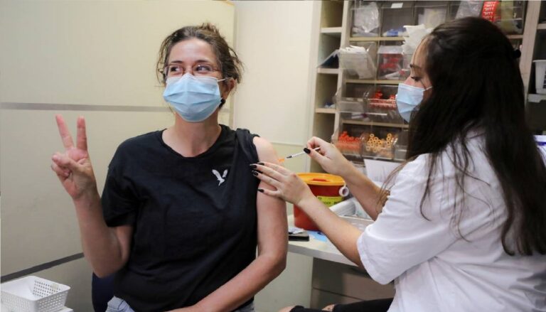 Israel detecta primeiro caso de ‘flurona’, dupla infecção de Covid e influenza