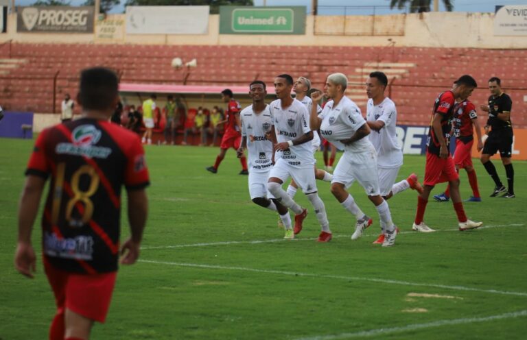 Galo erra muitos gols, mas vence o Morcego pela Copinha 2022