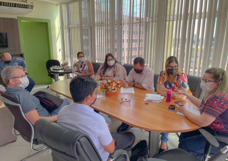 Jenilson e Sindmed se reúnem com Sesacre para tratar sobre exames de imagens