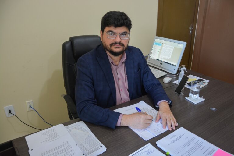 Prefeitura de RB informa que emissão de contracheques está suspensa para manutenção