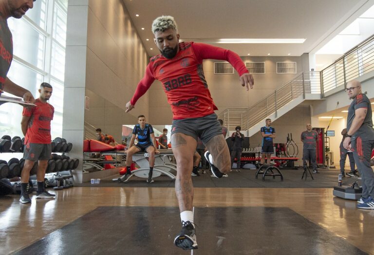 Com metas altas para 2022, Gabigol completa três anos no Flamengo de olho em títulos, recordes e Copa