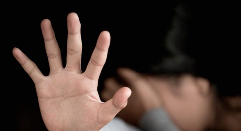 Homem é preso suspeito de dar cerveja para filha adolescente e depois tentar abusar dela