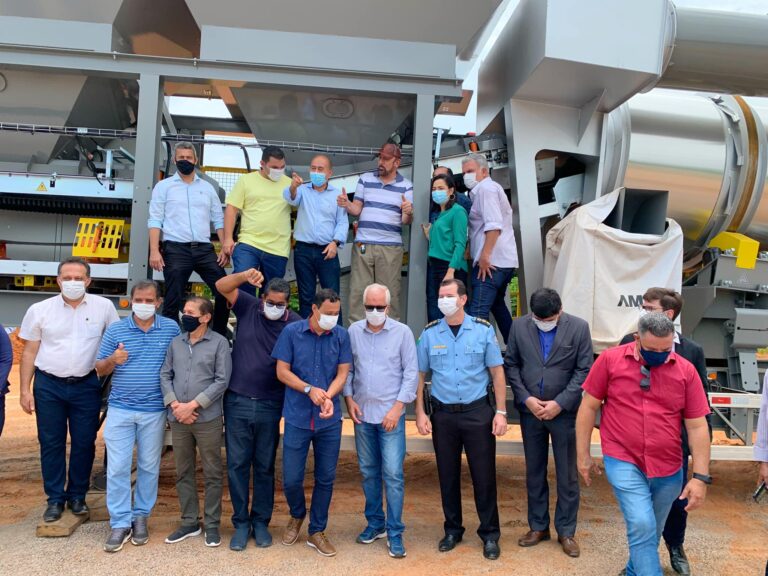 Com Bocalom, senadora Mailza participa da entrega de usina de asfalto para Rio Branco